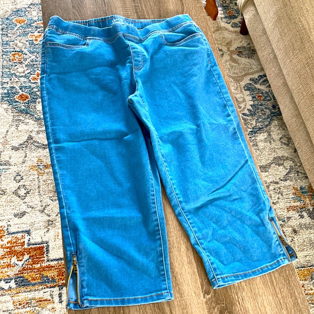 Denim & Company. Capris 16 petite.